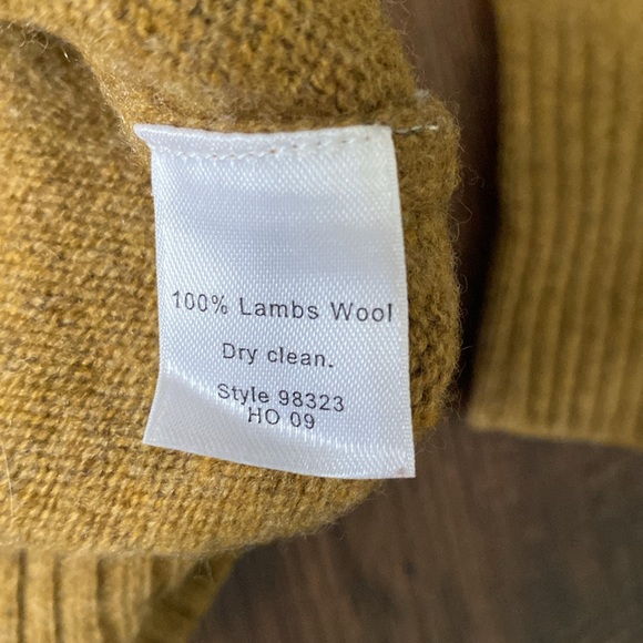 J.Crew 100% Premium Lambswool Sweater - Size M - Picture 3 of 4